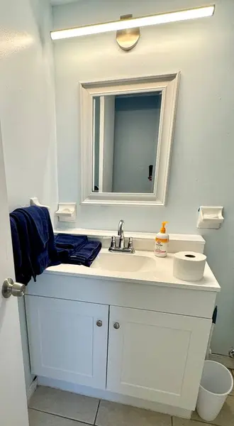 Bathroom vanity with fresh towels