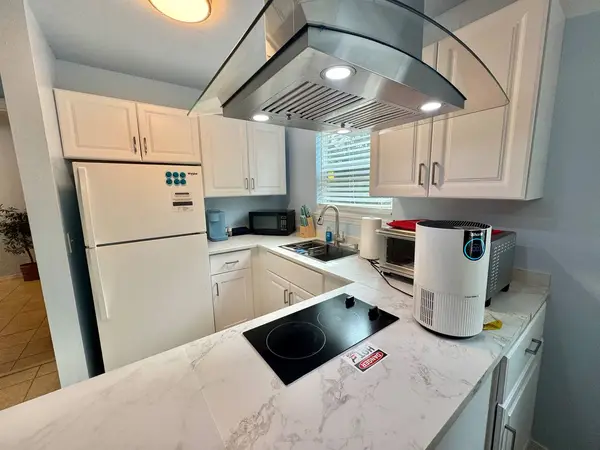 Kitchen counter with a cooktop